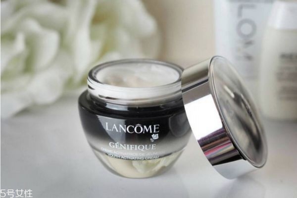 蘭蔻小黑瓶眼霜有幾種 蘭蔻小黑瓶眼霜功效 蘭蔻小黑瓶眼霜有幾種 蘭蔻小黑瓶眼霜功效