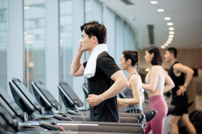 跑步會傷害膝關(guān)節(jié)嗎？注意正確的方法還要補氨糖