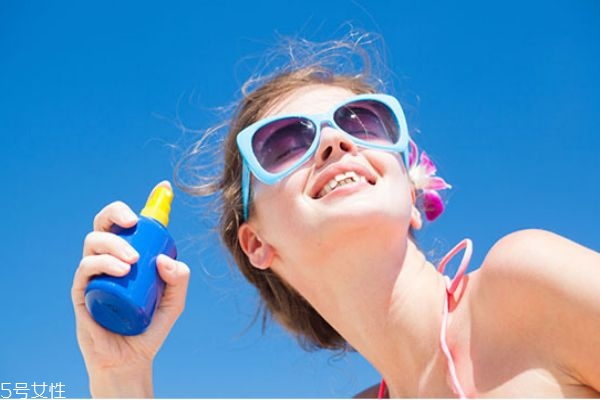 化妝品先用隔離還是先用防曬 先抹隔離還是先抹防曬 化妝品先用隔離還是先用防曬 先抹隔離還是先抹防曬