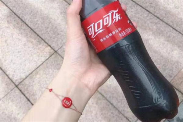 肥宅快樂(lè)水手鏈多少錢(qián) 周大?？煽诳蓸?lè)手鏈價(jià)格