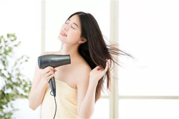 頭發(fā)沒(méi)有毛囊怎么辦 頭發(fā)買(mǎi)有毛囊怎么修復(fù)