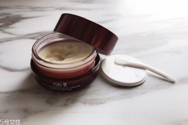 眼霜早晚都要用嗎 眼霜什么時(shí)候用比較好 眼霜早晚都要用嗎 眼霜什么時(shí)候用比較好