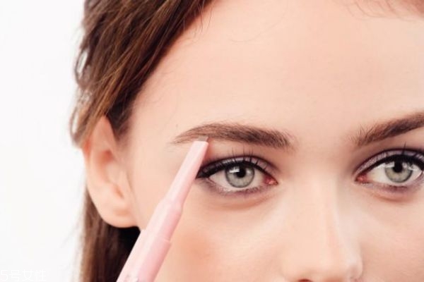 化妝顯臟怎么辦 錯誤的化妝方法要知道 化妝顯臟怎么辦 錯誤的化妝方法要知道