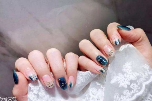 腮紅美甲怎么做 做美甲的基本步驟 腮紅美甲怎么做 做美甲的基本步驟