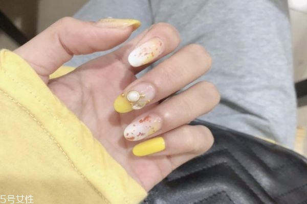 做一次美甲可以保持多久 美甲的注意事項是什么 做一次美甲可以保持多久 美甲的注意事項是什么