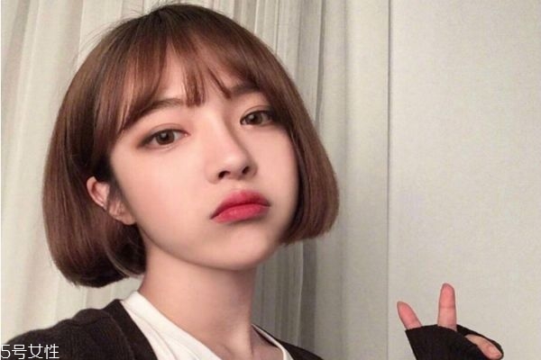 短發(fā)燙發(fā)之后染什么顏色好看 怎么知道自己適不適合短發(fā) 短發(fā)燙發(fā)之后染什么顏色好看 怎么知道自己適不適合短發(fā)