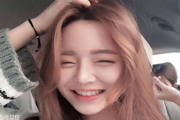 女生怎么追內(nèi)向的男生 男女之間怎么調(diào)情 女生怎么追內(nèi)向的男生 男女之間怎么調(diào)情