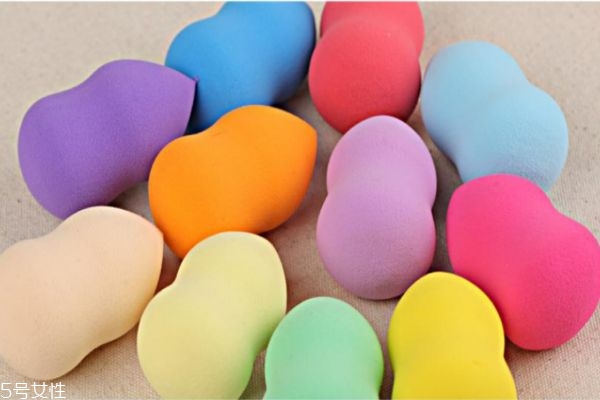 如何正確使用葫蘆粉撲 葫蘆粉撲使用教程 如何正確使用葫蘆粉撲 葫蘆粉撲使用教程