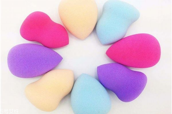 如何正確使用葫蘆粉撲 葫蘆粉撲使用教程 如何正確使用葫蘆粉撲 葫蘆粉撲使用教程