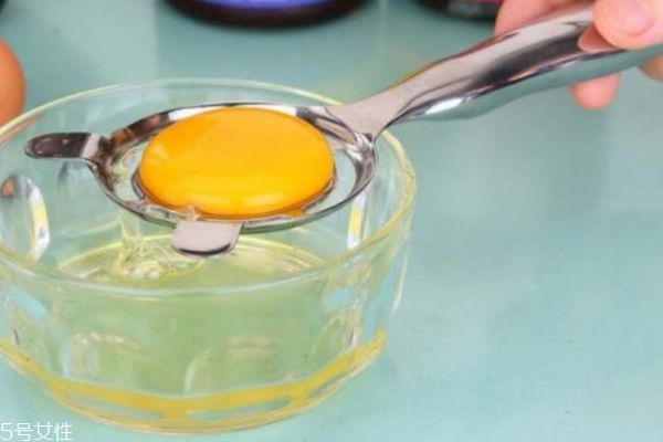 蛋清面膜敷多久洗掉 快速去黑頭的有效方法 蛋清面膜敷多久洗掉 快速去黑頭的有效方法