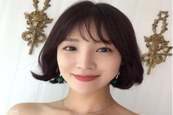 今年最流行的發(fā)型圖片短發(fā)燙發(fā) 紋理燙短發(fā)圖片女 今年最流行的發(fā)型圖片短發(fā)燙發(fā) 紋理燙短發(fā)圖片女