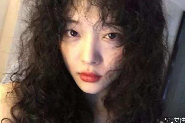 怎么搭訕男生聊天 怎樣主動(dòng)找喜歡的男生聊天不尷尬 怎么搭訕男生聊天 怎樣主動(dòng)找喜歡的男生聊天不尷尬