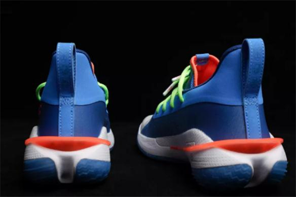 ua curry 7實(shí)物開箱 安德瑪庫里7代開箱測(cè)評(píng)