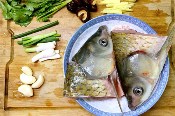 酸菜魚(yú)頭湯怎么做好吃 酸菜魚(yú)頭湯的美味做法