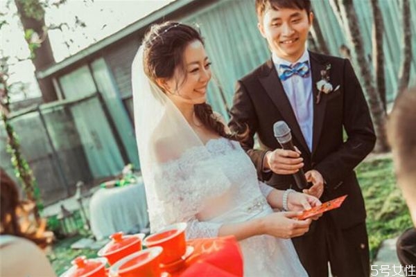 結(jié)婚改口費(fèi)一般給多少錢 什么時(shí)候給改口費(fèi) 結(jié)婚改口費(fèi)一般給多少錢 什么時(shí)候給改口費(fèi)
