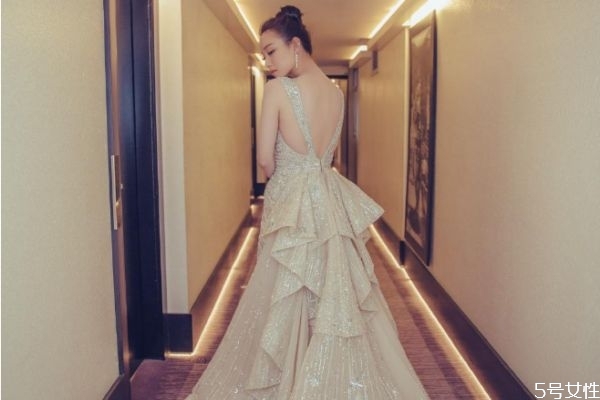 男票很黏你時是什么樣的體驗 男朋友很黏你怎么辦 男票很黏你時是什么樣的體驗 男朋友很黏你怎么辦