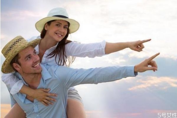 如何看出一個(gè)女生依賴性比較強(qiáng) 女生依賴一個(gè)人的表現(xiàn) 如何看出一個(gè)女生依賴性比較強(qiáng) 女生依賴一個(gè)人的表現(xiàn)