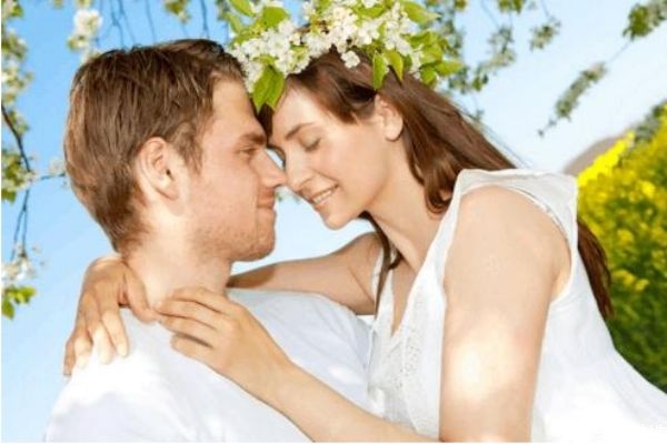 如何看出一個(gè)女生依賴性比較強(qiáng) 女生依賴一個(gè)人的表現(xiàn) 如何看出一個(gè)女生依賴性比較強(qiáng) 女生依賴一個(gè)人的表現(xiàn)