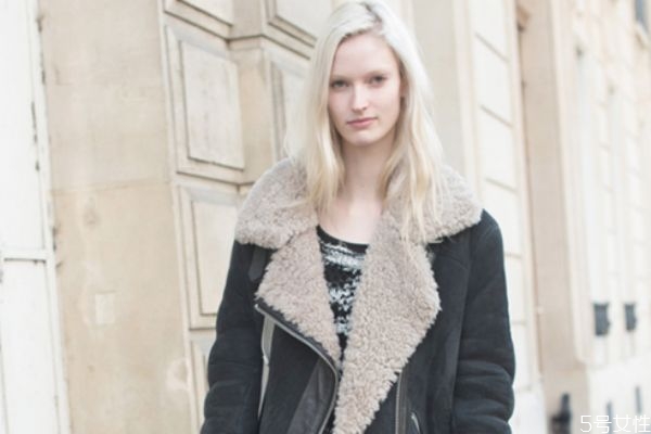 羊羔毛適合什么時候穿 羊羔毛適合什么人穿 羊羔毛適合什么時候穿 羊羔毛適合什么人穿