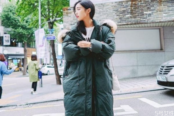 怎樣洗羽絨服干凈又蓬松 在家洗羽絨服的小竅門(mén)