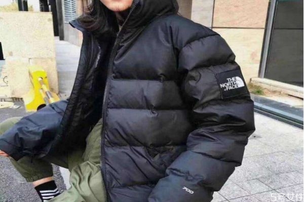 怎樣洗羽絨服干凈又蓬松 在家洗羽絨服的小竅門(mén)
