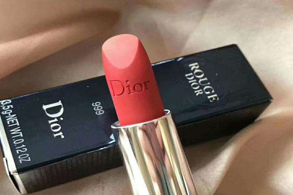 dior999啞光和滋潤包裝區(qū)別 迪奧999啞光和滋潤哪個(gè)好