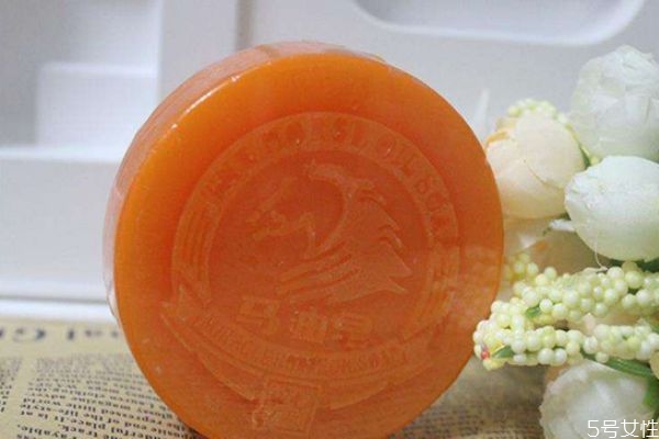 馬油皂和洗面奶哪個(gè)先用后用 馬油皂適合什么人用 馬油皂和洗面奶哪個(gè)先用后用 馬油皂適合什么人用