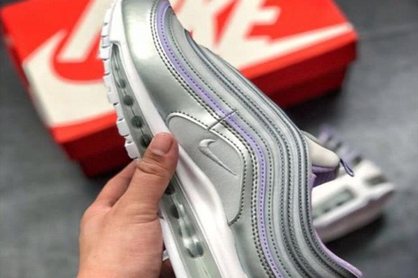 耐克AirMax97銀紫配色細(xì)節(jié)測評 個(gè)性又時(shí)尚的鞋子