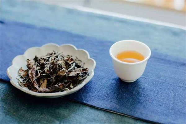 老白茶對(duì)咳嗽有功效嗎 老白茶對(duì)血糖有好處嗎