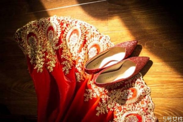 新娘要自己買哪些東西 結(jié)婚新娘必須買的東西 新娘要自己買哪些東西 結(jié)婚新娘必須買的東西