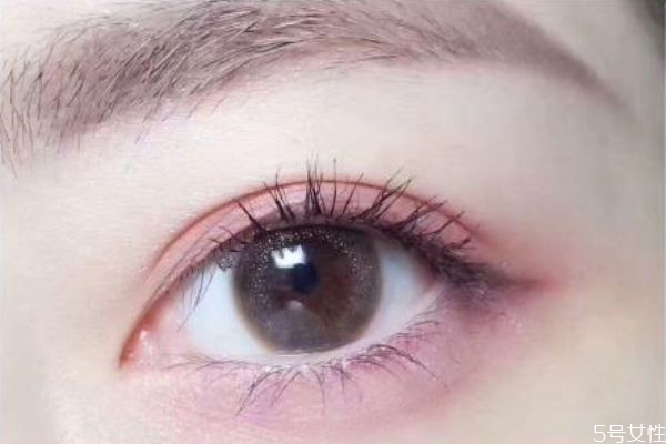 新手戴隱形前準(zhǔn)備什么 新手戴隱形眼鏡技巧 新手戴隱形前準(zhǔn)備什么 新手戴隱形眼鏡技巧