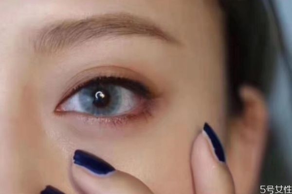 新手戴隱形前準(zhǔn)備什么 新手戴隱形眼鏡技巧 新手戴隱形前準(zhǔn)備什么 新手戴隱形眼鏡技巧