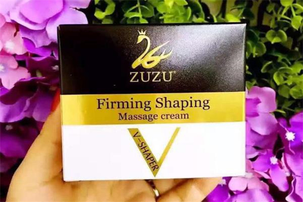 zuzu瘦臉?biāo)褂梅椒?zuzu瘦臉?biāo)猛暌磫?>
<strong>zuzu瘦臉?biāo)褂梅椒?zuzu瘦臉?biāo)猛暌磫?/strong>
</a>
<p>有用過瘦臉?biāo)呐笥褌儜?yīng)該都聽過zuzu瘦臉?biāo)?，它是一款風(fēng)靡全國的瘦臉?biāo)@款瘦臉?biāo)某煞直容^安全，下面一起來了解下它的正確使用方法吧。</p>
</li>
<li>
<a href=