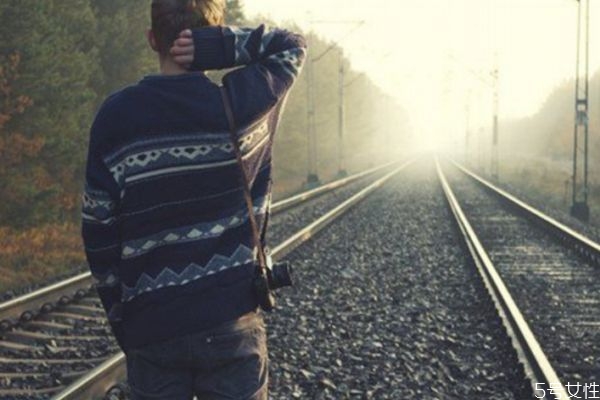 老公傷心了應(yīng)該怎么辦 傷了老公的心如何補(bǔ)救 老公傷心了應(yīng)該怎么辦 傷了老公的心如何補(bǔ)救