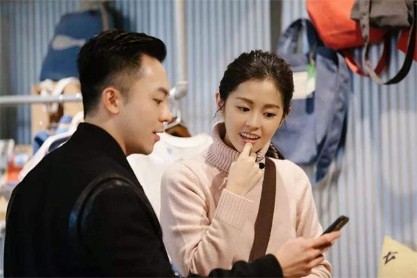 老夫少妻會(huì)幸福嗎 老夫少妻的婚姻能長久嗎