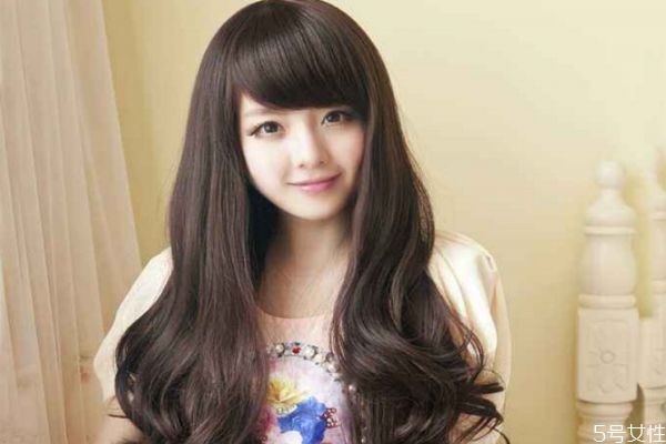 戴假發(fā)跑步會掉嗎 粘在頭頂的假發(fā)難受嗎 戴假發(fā)跑步會掉嗎 粘在頭頂的假發(fā)難受嗎