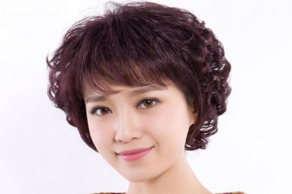 戴假發(fā)跑步會掉嗎 粘在頭頂的假發(fā)難受嗎 戴假發(fā)跑步會掉嗎 粘在頭頂的假發(fā)難受嗎