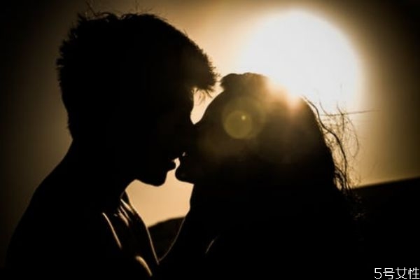 怎么哄老婆開心 哄老婆的甜言蜜語(yǔ)