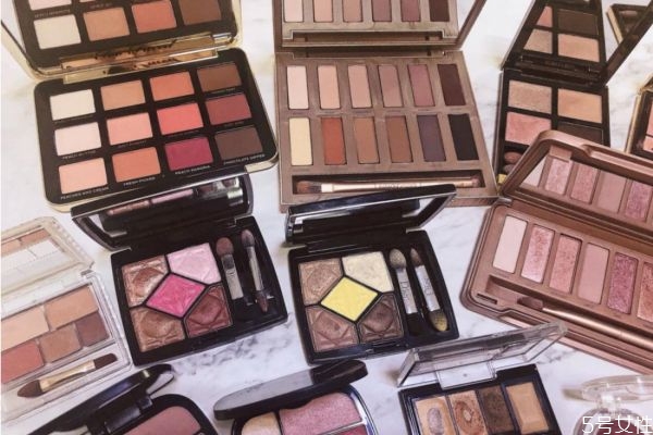 眼影里面含重金屬成分嗎 眼影質(zhì)量不好的危害 眼影里面含重金屬成分嗎 眼影質(zhì)量不好的危害