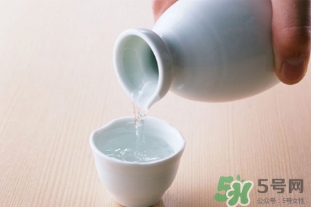 喝白酒能喝出白血病嗎？白血病人能喝酒嗎？