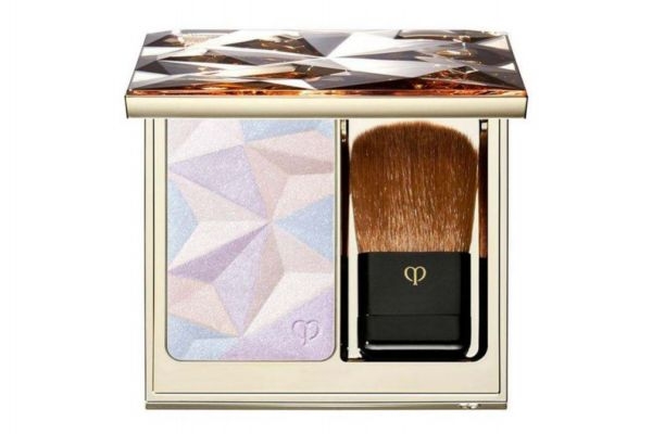 用高光要用修容嗎 修容和高光怎么用 用高光要用修容嗎 修容和高光怎么用