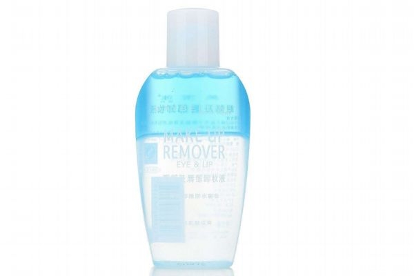 沒帶卸妝的東西怎么辦 嬰兒油可以卸妝嗎 沒帶卸妝的東西怎么辦 嬰兒油可以卸妝嗎