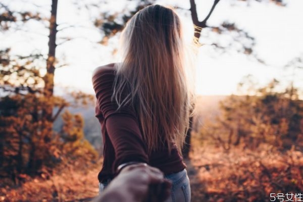 零溝通的婚姻是否繼續(xù) 夫妻有這些表現(xiàn)就沒必要在一起了 零溝通的婚姻是否繼續(xù) 夫妻有這些表現(xiàn)就沒必要在一起了