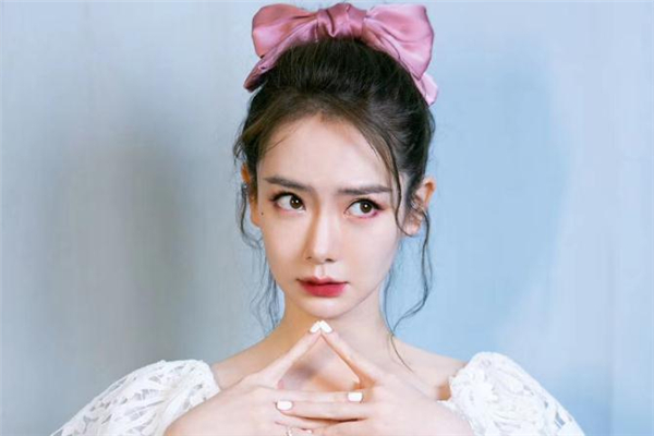 蝴蝶結發(fā)夾怎么戴好看 蝴蝶結發(fā)卡配什么發(fā)型好看