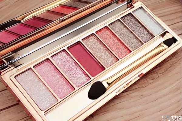 眼影怎么判斷是否過期 眼影結(jié)塊是過期了嗎 眼影怎么判斷是否過期 眼影結(jié)塊是過期了嗎