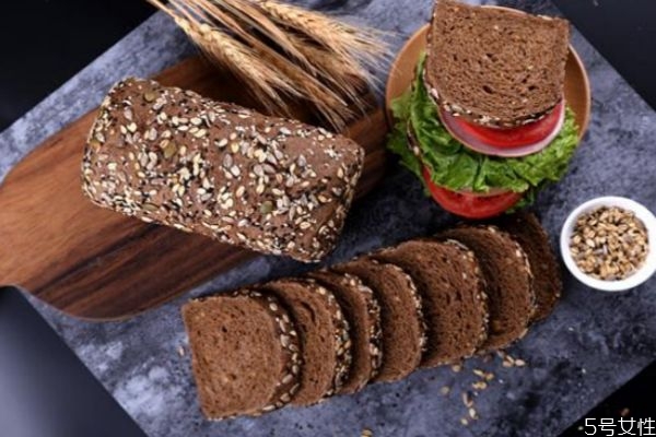 減肥吃面包會長胖嗎 減肥正確吃面包的技巧 減肥吃面包會長胖嗎 減肥正確吃面包的技巧