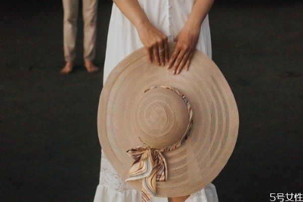 跟老婆吵架了怎么哄 老婆生氣了該怎么去哄她 跟老婆吵架了怎么哄 老婆生氣了該怎么去哄她