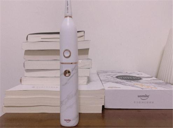 電動牙刷和普通牙刷哪個好？小編真實測評分享