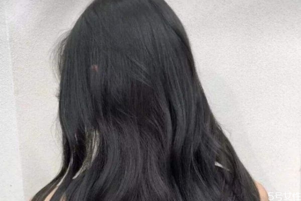 染黑發(fā)后越洗越黃嗎 染黑發(fā)對身體有害嗎 染黑發(fā)后越洗越黃嗎 染黑發(fā)對身體有害嗎