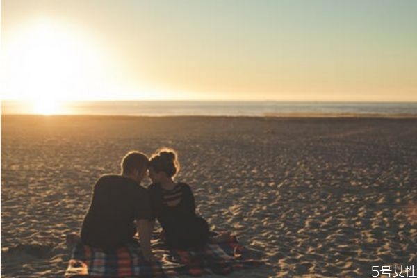 該怎么對付老公的冷落 怎么樣故意冷落男人讓他更愛你 該怎么對付老公的冷落 怎么樣故意冷落男人讓他更愛你